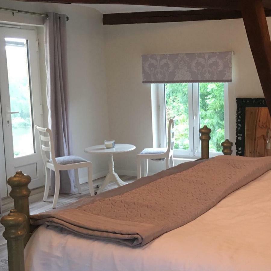 Chez Broche Bed and Breakfast Mazerolles  Exteriör bild